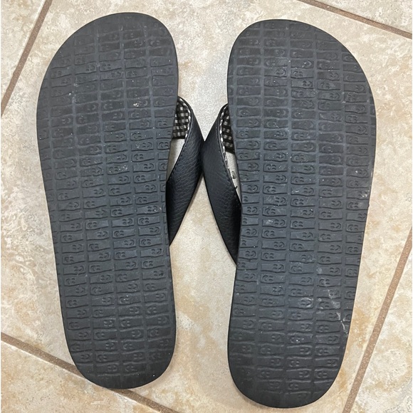 Women’s Size 7 Like New Reef Flip-Flops - Picture 3 of 4